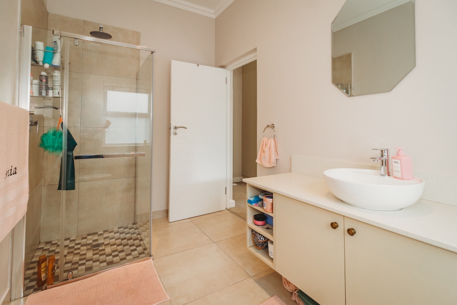 4 Bedroom Property for Sale in Kingswood Golf Estate Western Cape